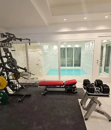 Ug Neubau - Pool, Gym, Sauna, Zweites Bad Extra Buchbar Apartman